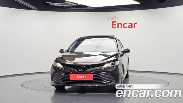 Toyota Camry 2018 — photo 3
