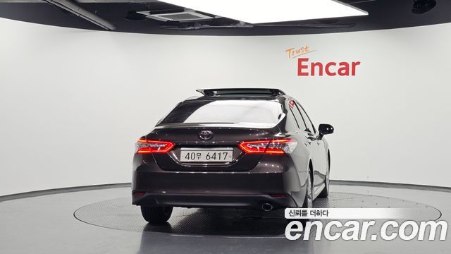 Toyota Camry 2018 — photo 4