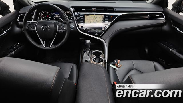 Toyota Camry 2018 — photo 10
