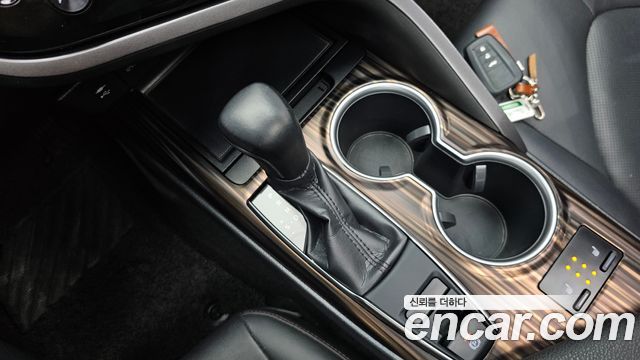 Toyota Camry 2018 — photo 12