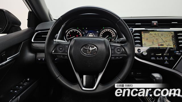 Toyota Camry 2018 — photo 18