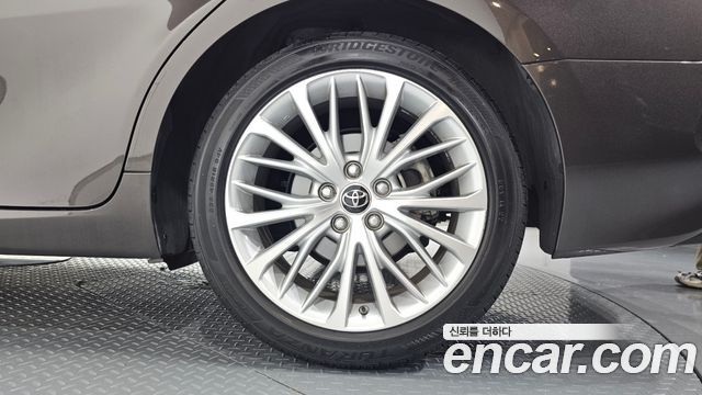 Toyota Camry 2018 — photo 7