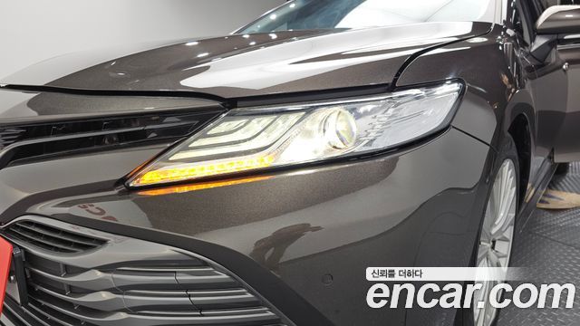 Toyota Camry 2018 — photo 8