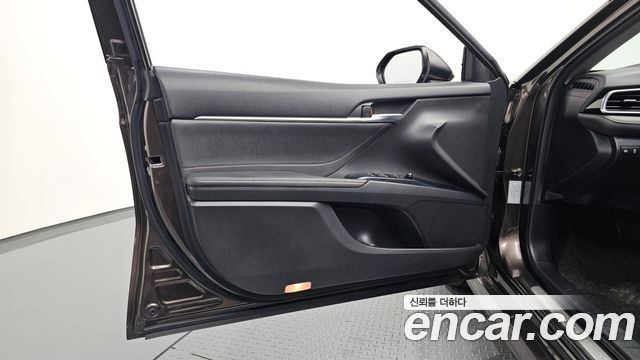 Toyota Camry 2018 — photo 14