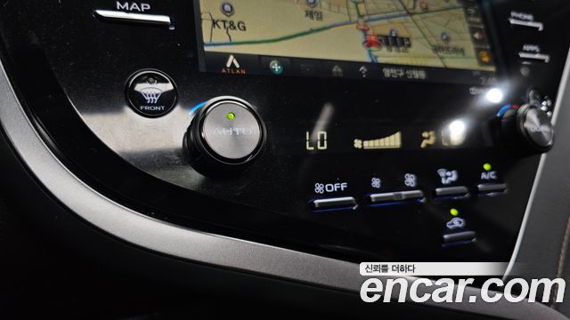Toyota Camry 2018 — photo 33