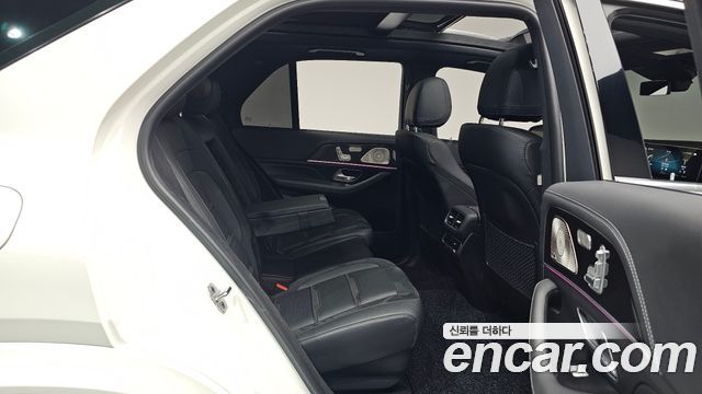 Mercedes-Benz GLE-Class 2022 — photo 17