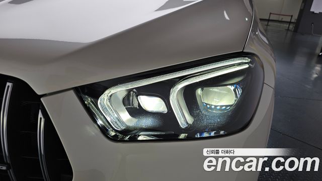 Mercedes-Benz GLE-Class 2022 — photo 8