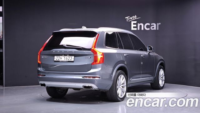 Volvo XC90 2019 — photo 2