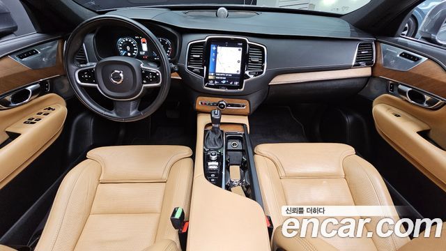 Volvo XC90 2019 — photo 10