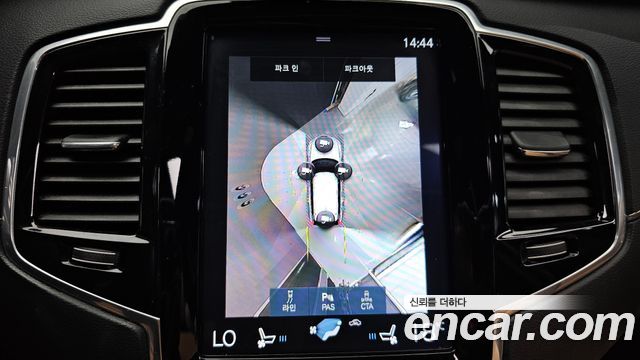 Volvo XC90 2019 — photo 20