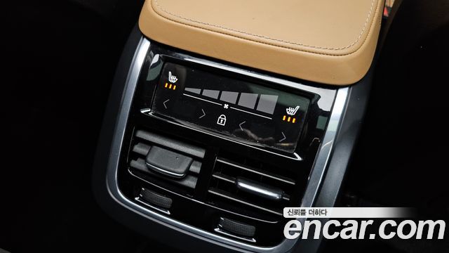 Volvo XC90 2019 — photo 23