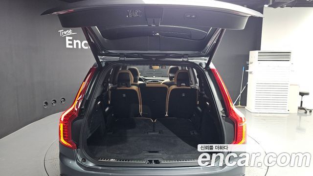 Volvo XC90 2019 — photo 26