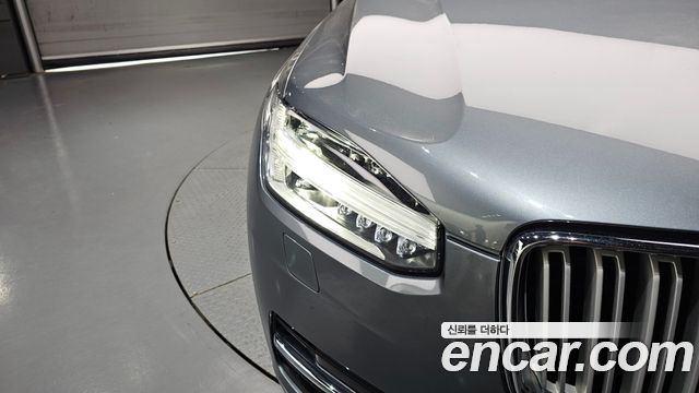 Volvo XC90 2019 — photo 8