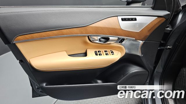 Volvo XC90 2019 — photo 14