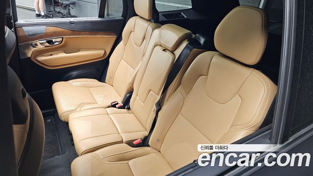 Volvo XC90 2019 — photo 27