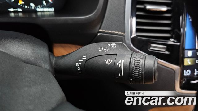 Volvo XC90 2019 — photo 29
