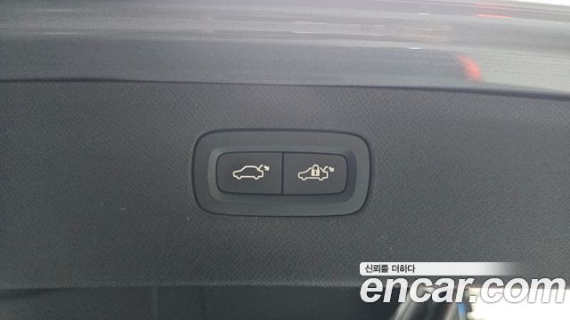 Volvo XC90 2019 — photo 30