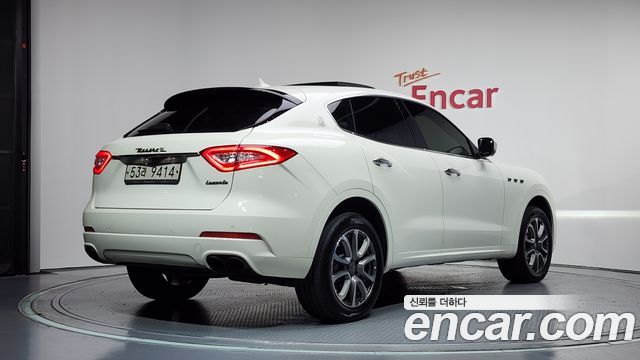 Maserati Levante 2017 — photo 2