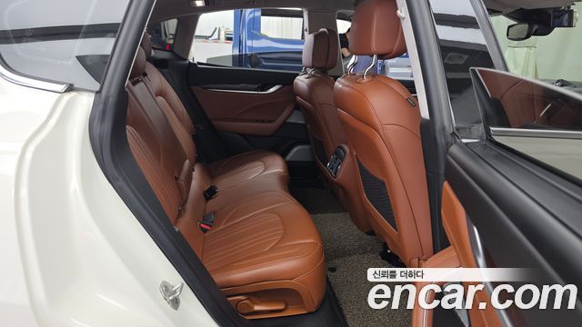 Maserati Levante 2017 — photo 12
