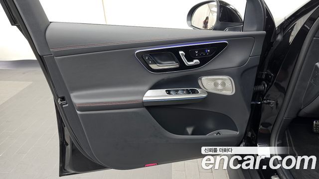 Mercedes-Benz GLC-Class 2026 — photo 14