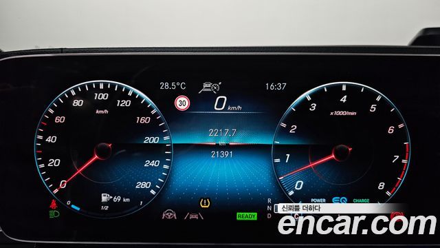 Mercedes-Benz GLE-Class 2021 — photo 11