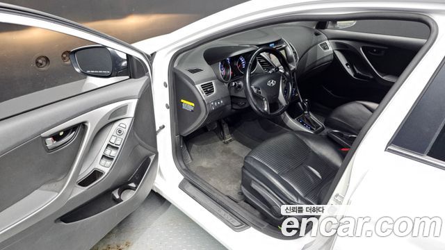 Hyundai AVANTE 2014 — photo 10
