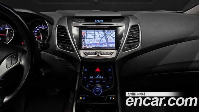 Hyundai AVANTE 2014 — photo 12