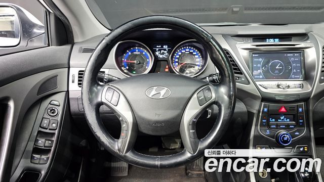 Hyundai AVANTE 2014 — photo 13