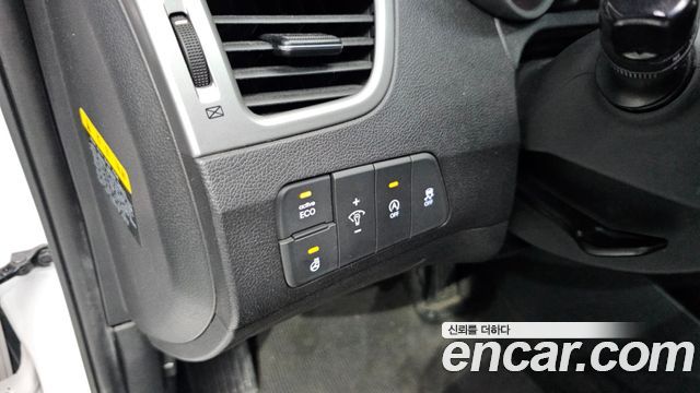 Hyundai AVANTE 2014 — photo 19