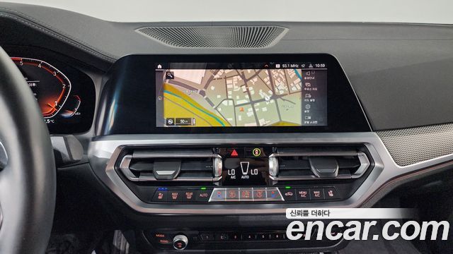 BMW 4-Series 2021 — photo 18