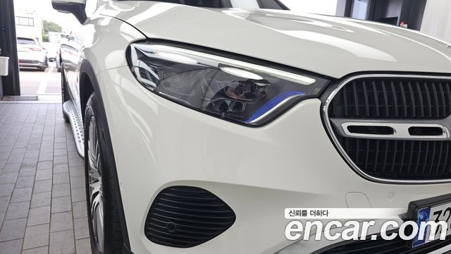 Mercedes-Benz GLC-Class 2024 — photo 8