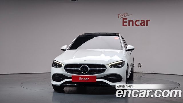 Mercedes-Benz C-Class 2023 — photo 3