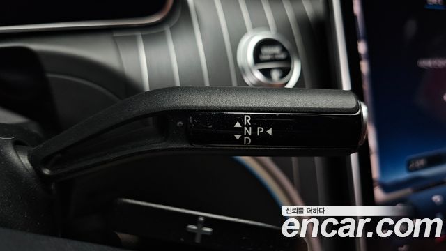 Mercedes-Benz C-Class 2023 — photo 9