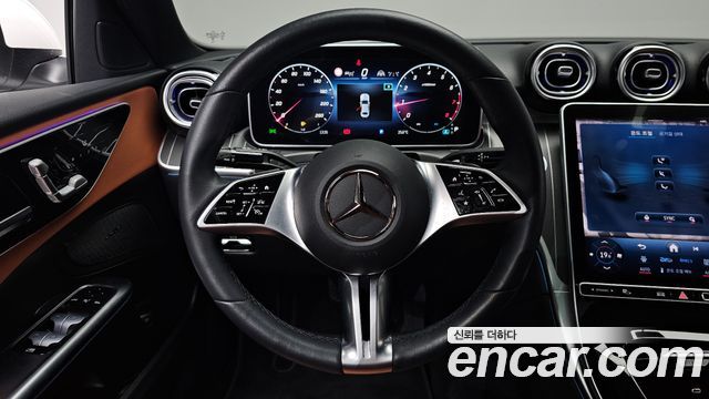 Mercedes-Benz C-Class 2023 — photo 13