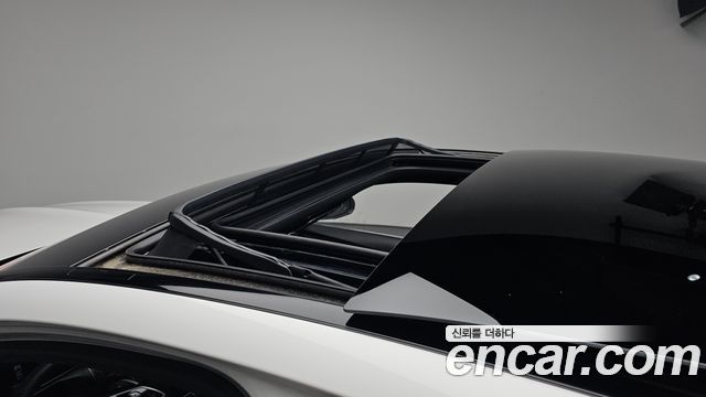 Mercedes-Benz C-Class 2023 — photo 17