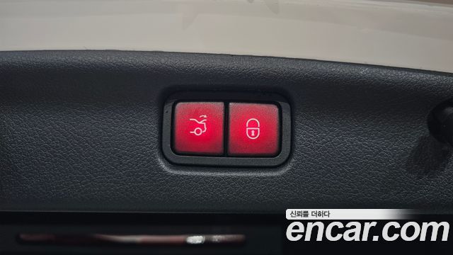 Mercedes-Benz C-Class 2023 — photo 20
