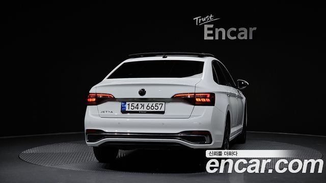 Volkswagen Jetta 2023 — photo 4