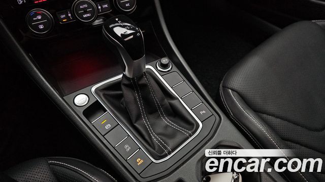 Volkswagen Jetta 2023 — photo 12