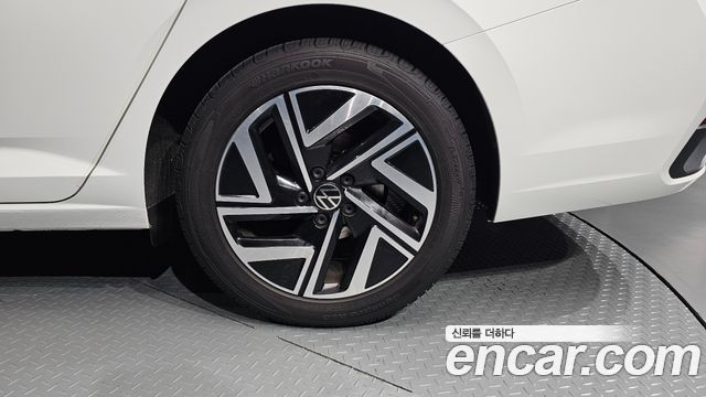 Volkswagen Jetta 2023 — photo 7