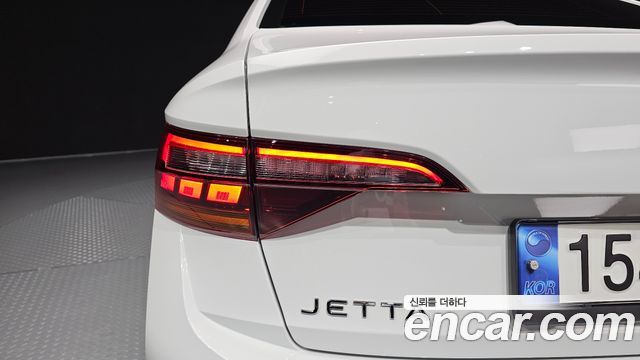 Volkswagen Jetta 2023 — photo 9