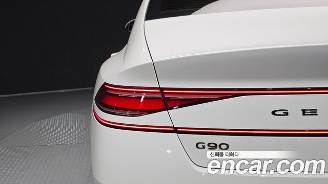 Genesis G90 2022 — photo 9