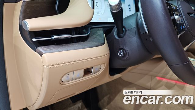 Genesis G90 2022 — photo 30