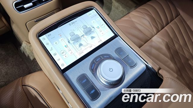 Genesis G90 2022 — photo 37
