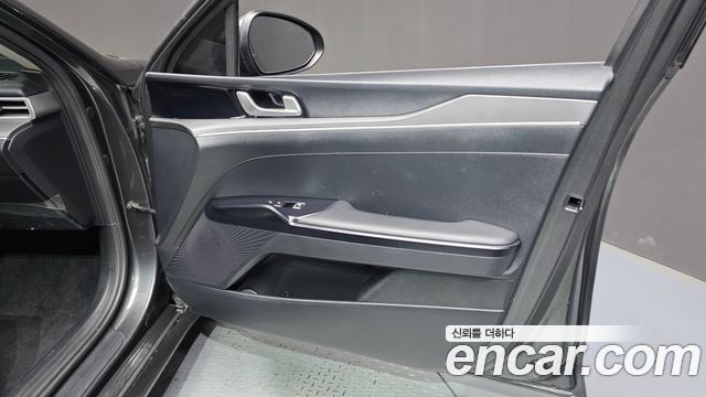 Kia K5 2022 — photo 14