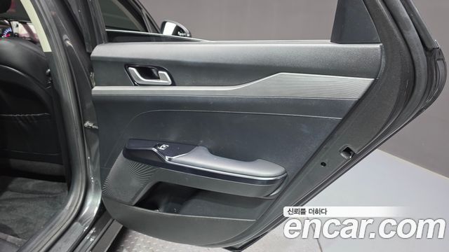 Kia K5 2022 — photo 15