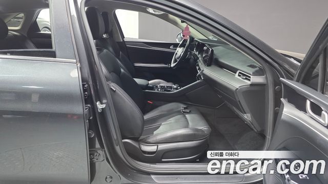 Kia K5 2022 — photo 16