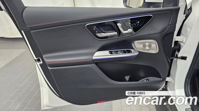 Mercedes-Benz GLC-Class 2026 — photo 14