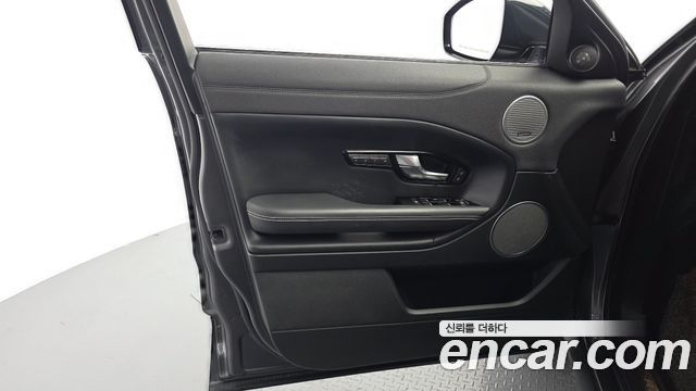 Land Rover Range Rover Evoque 2018 — photo 14