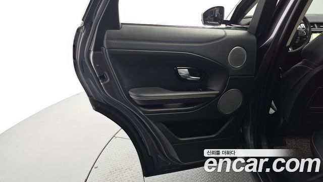 Land Rover Range Rover Evoque 2018 — photo 15
