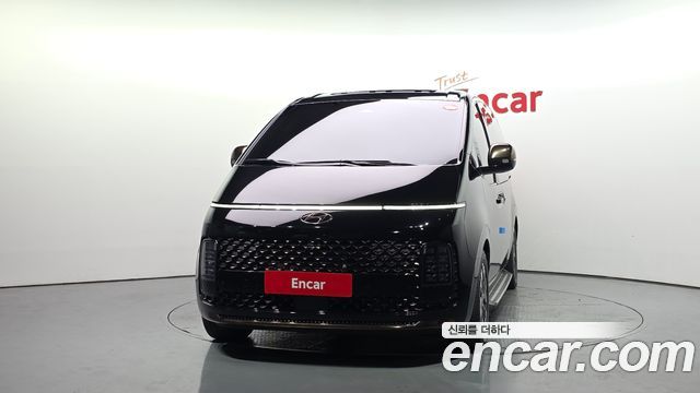 Hyundai Staria 2025 — photo 3
